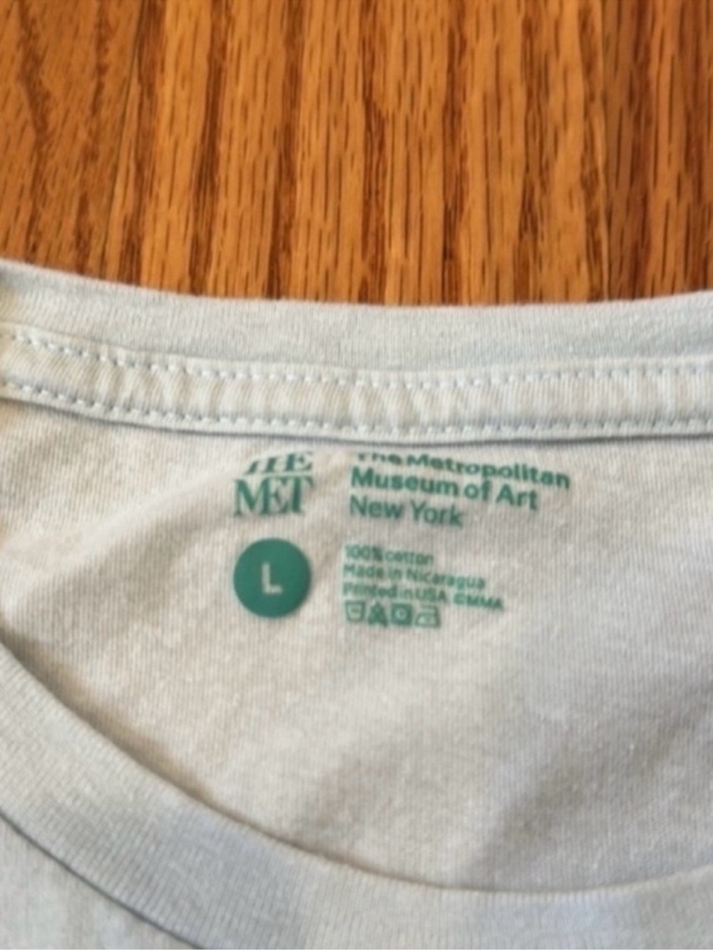 Like New Metropolitan Museum of Art Vangogh Short Sleeve Tee- Blue, Size Large - Picture 3 of 6